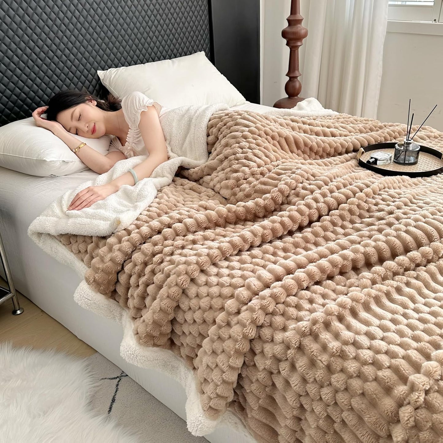 UKELER Sherpa Bed Blanket 80 × 90 inch, Ultra Soft Queen Size Throw Blanket for All Season, 470 GSM Cozy Plush Striped Fleece Blankets for Bedroom Living Room Dorm Hostel Sofa Camping, Camel