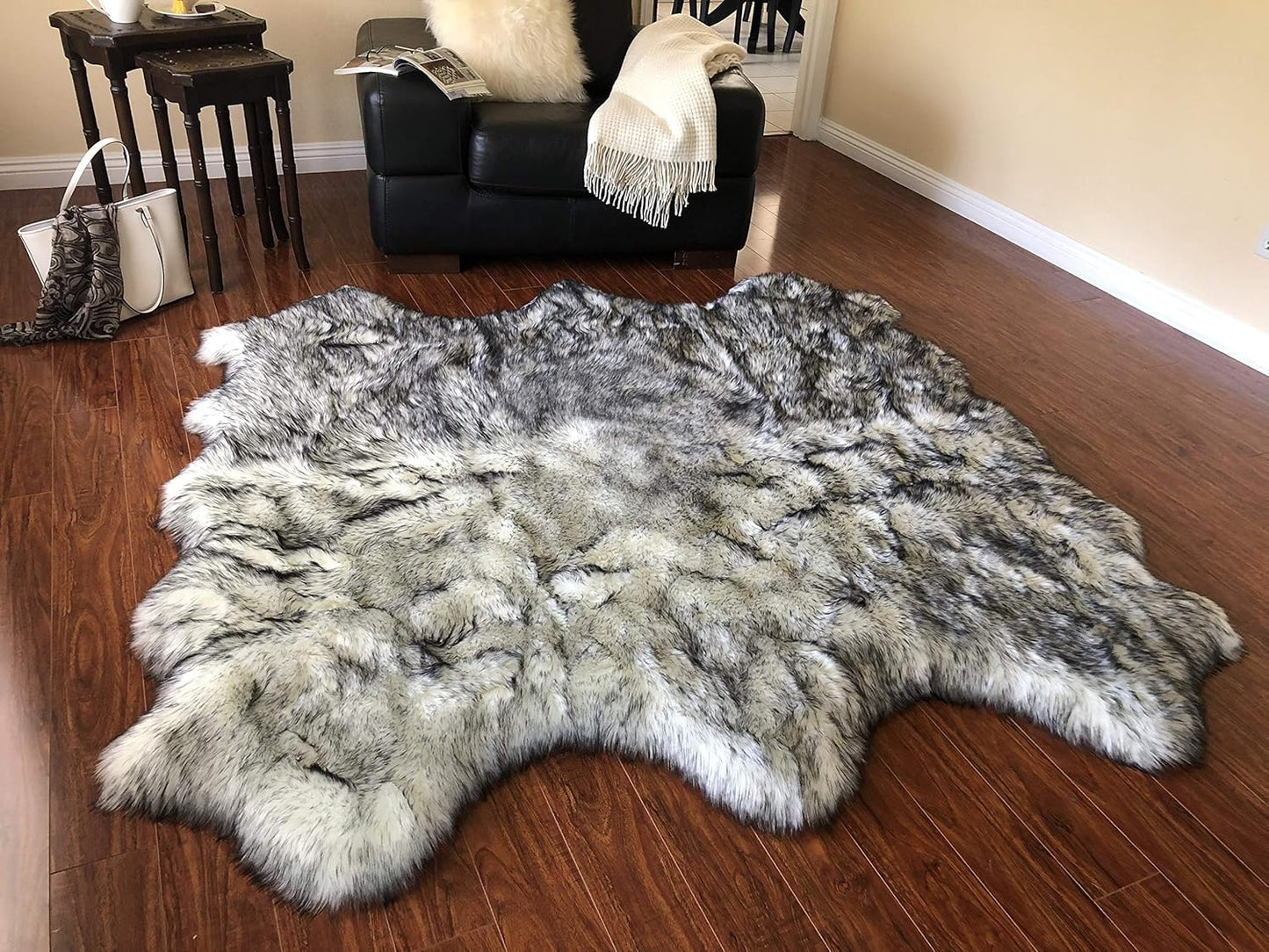 LAMBZY Faux Sheepskin Hypoallergenic Free Shape Silky Shag Rug, Luxury Shaggy Carpet for Bedrooms Rugs Living Kids Rooms Floor Rugs (Sexto 6 Pelts 6'x6', 180x180 cm, White/Black Tips)