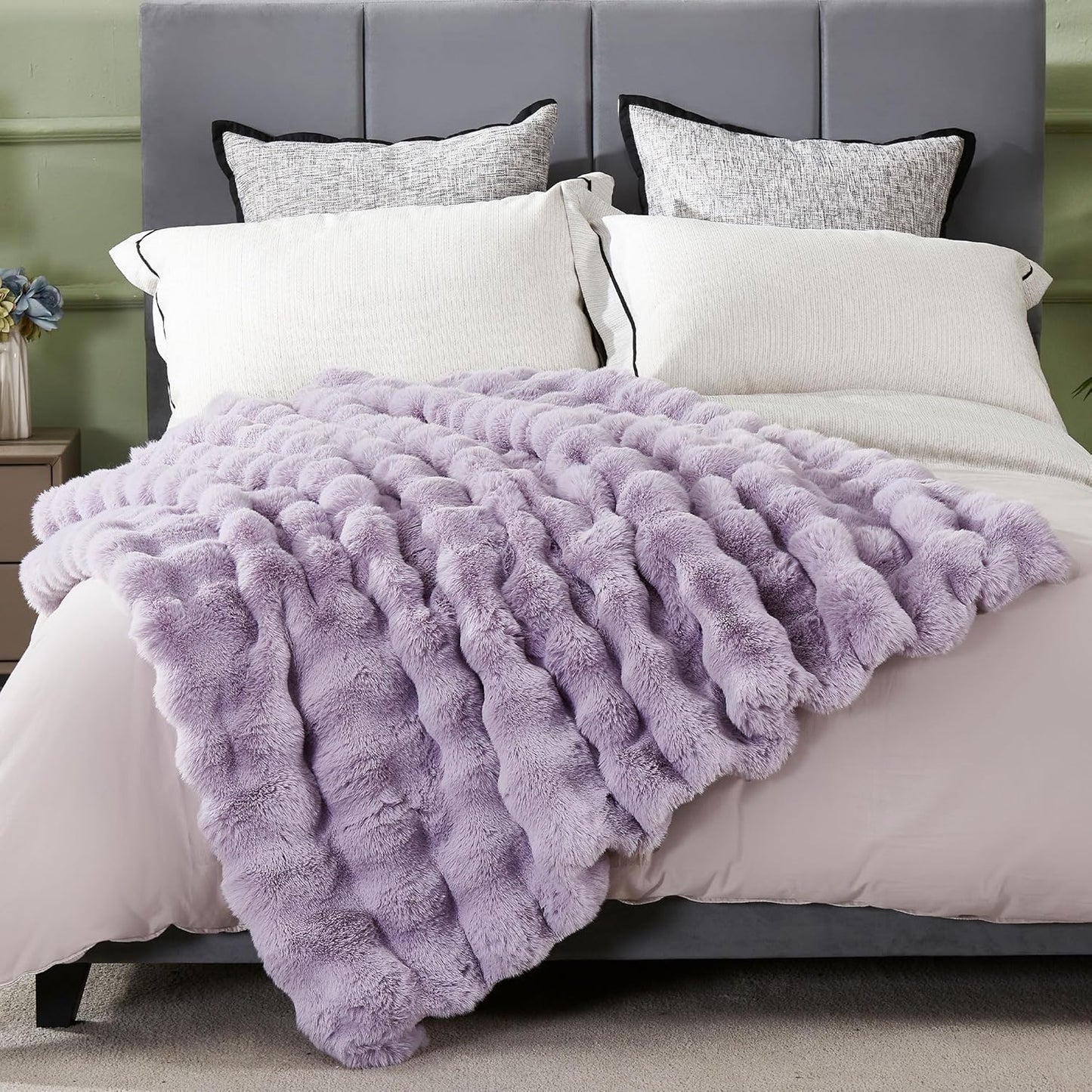 DREAMNINE Large Soft Thick Fuzzy Bubble Faux Rabbit Fur Blanket Queen Size 80" x 90", Double Side Comfy Plush Warm Shaggy Fluffy Blankets, Luxury Big Cozy Textured Furry Blanket for Bed, Lilac Purple