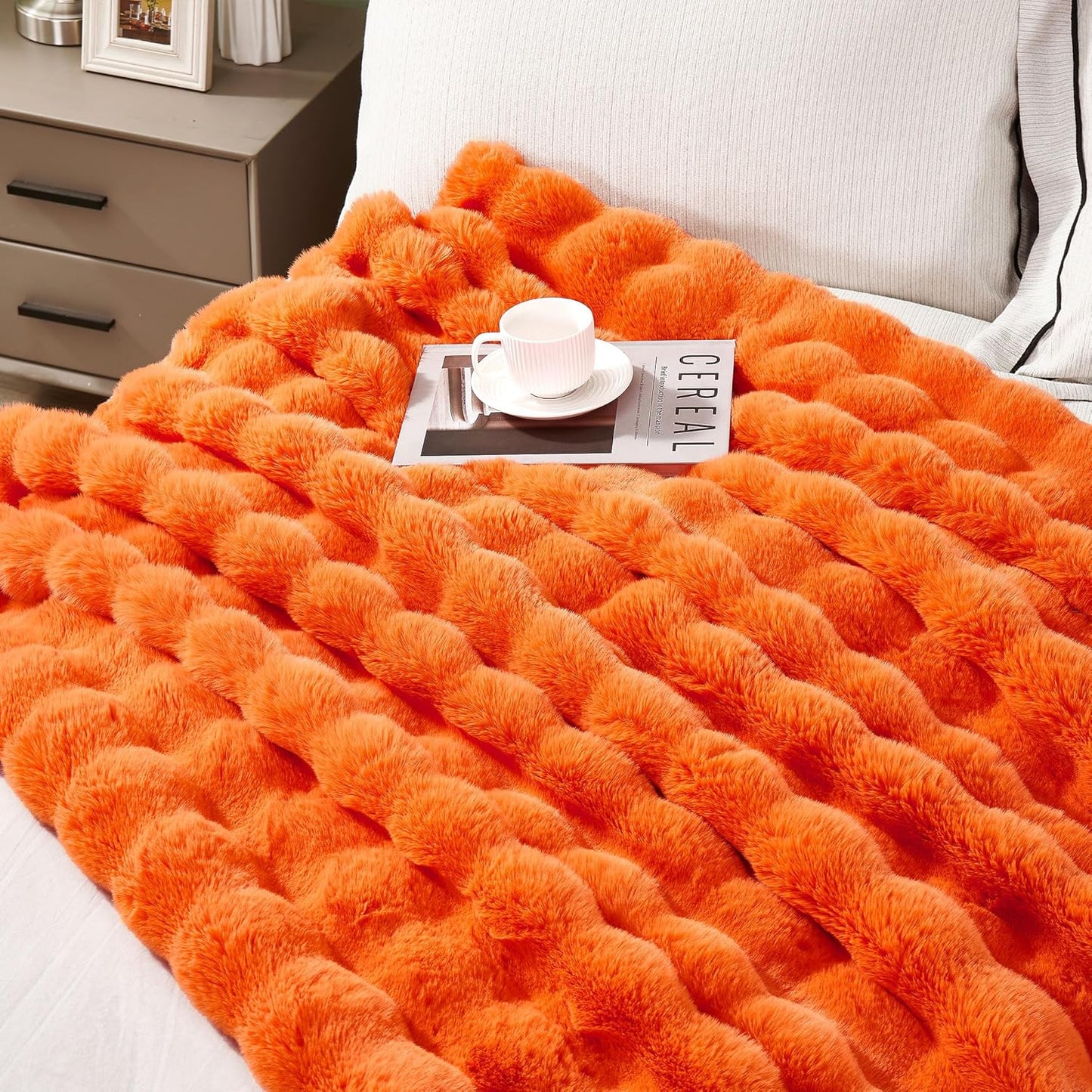 DREAMNINE Large Fuzzy Soft Fall Bubble Faux Rabbit Fur Blanket Full Size 70" x 80", Luxury Big Autumn Plush Fluffy Blankets for Bed, Cute Lovely Cozy Thick Warm Furry Blanket for Winter,Pumpkin Orange
