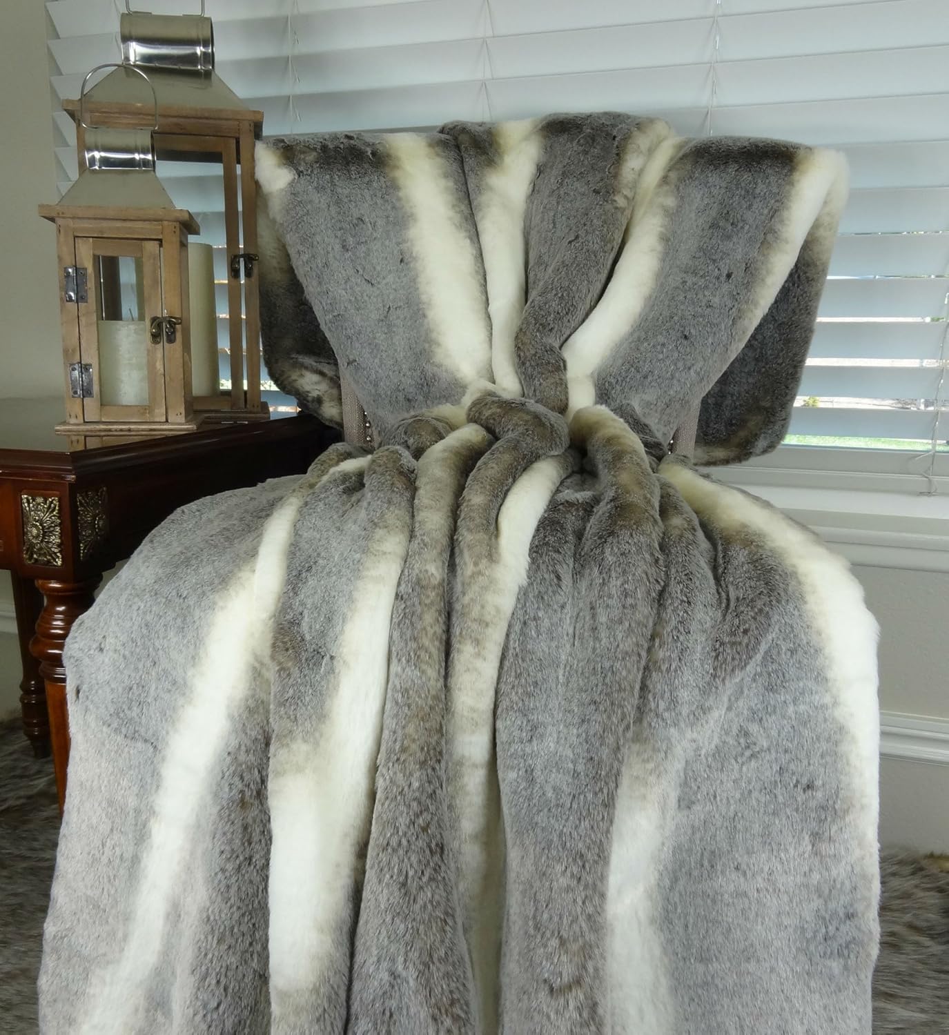 Tissavel Chinchilla Faux Fur Throw Blanket & Bedspread - Chinchilla Faux Fur - Gray Ivory Chinchilla Fur Throw - Luxury Soft Fur, Handmade in USA, 16444