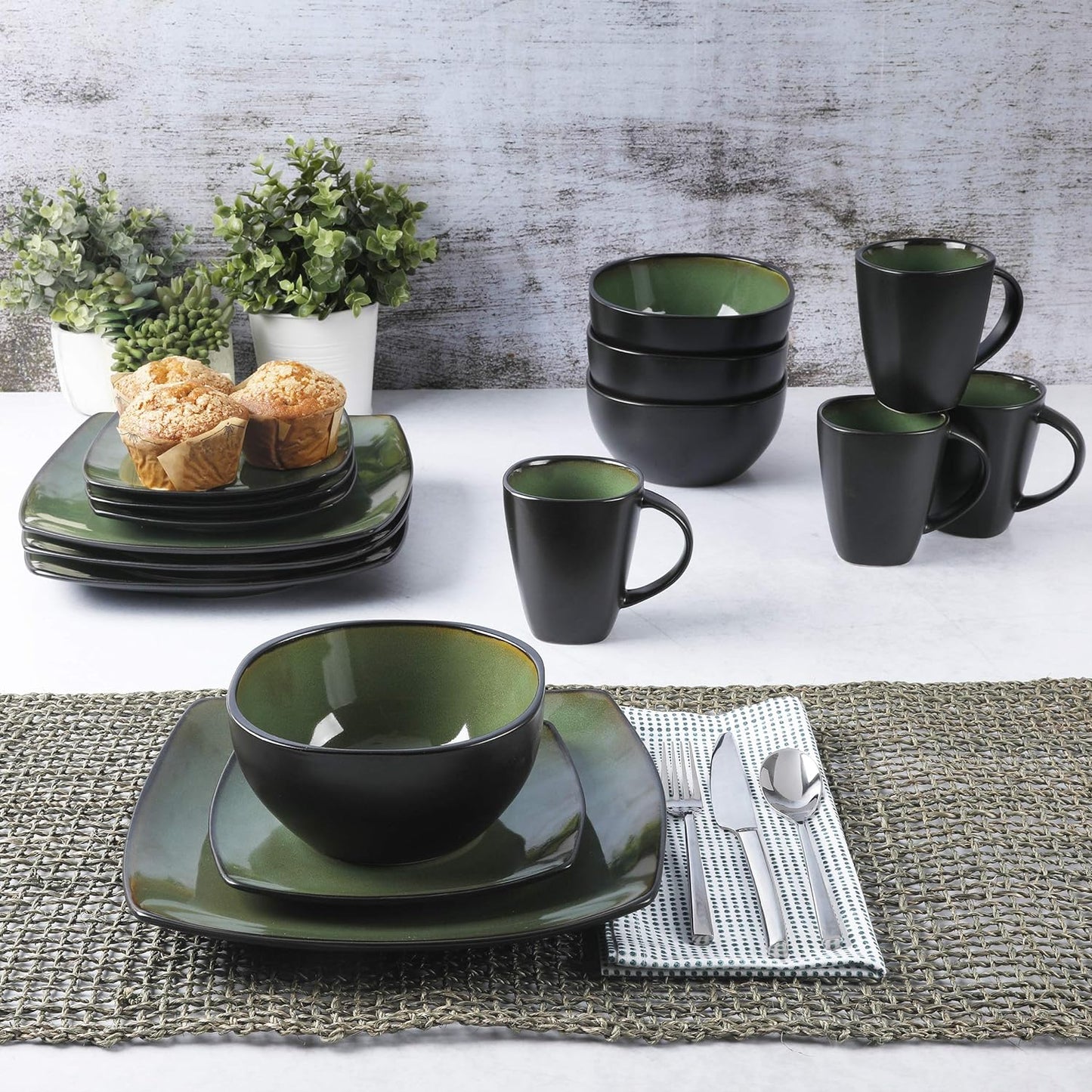 Gibson Elite Soho Lounge 16 Piece Dinnerware Set, Green