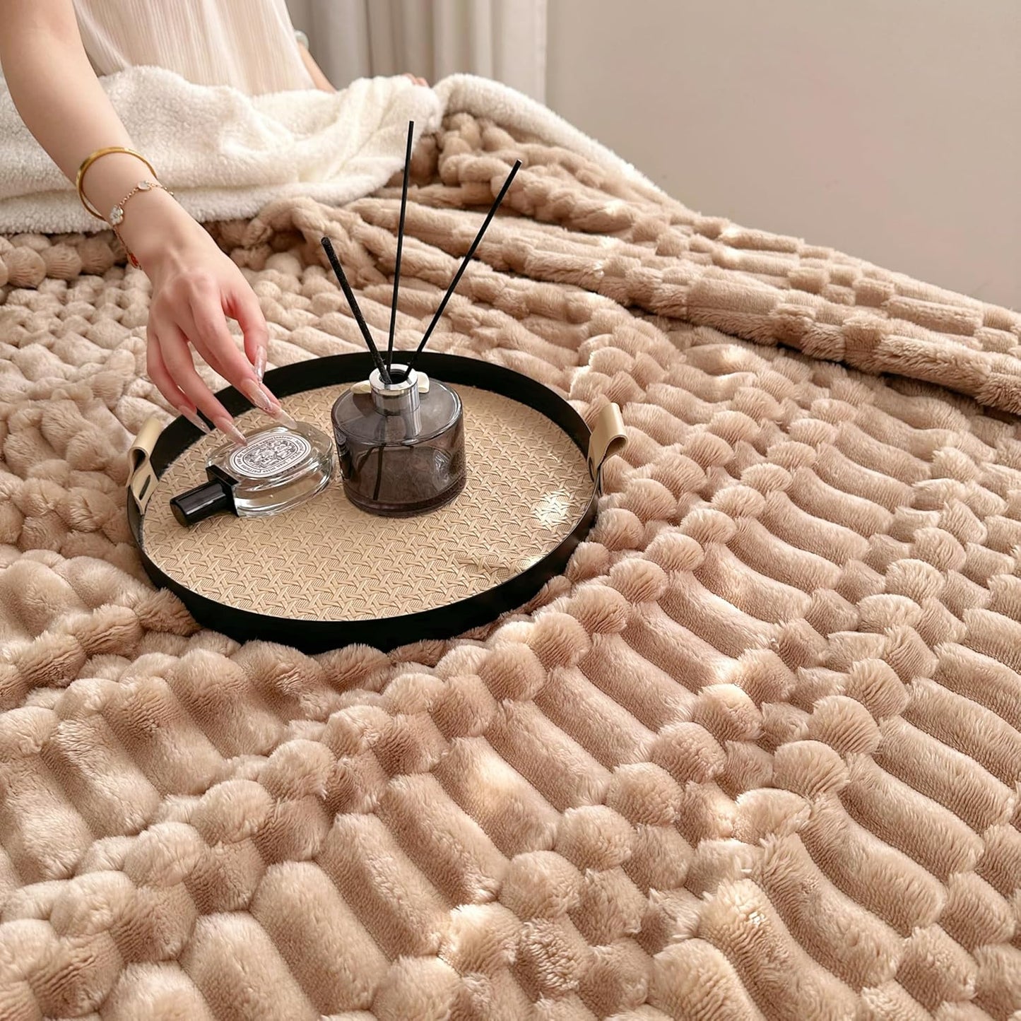 UKELER Sherpa Throw Blanket 60 × 80 inch, 470 GSM Striped Sherpa Fleece Blanket for All Season, Warm and Cozy Blankets for Couch Sofa Bed Office Camping, Camel