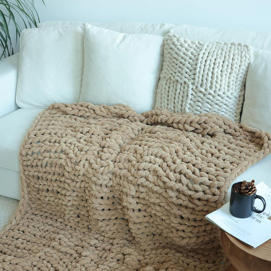 Maetoow Chenille Chunky Knit Blanket Throw （50×60 Inch）, Handmade Warm & Cozy Blanket Couch, Bed, Home Decor, Soft Breathable Fleece Banket, Christmas Thick and Giant Yarn Throws, Khaki