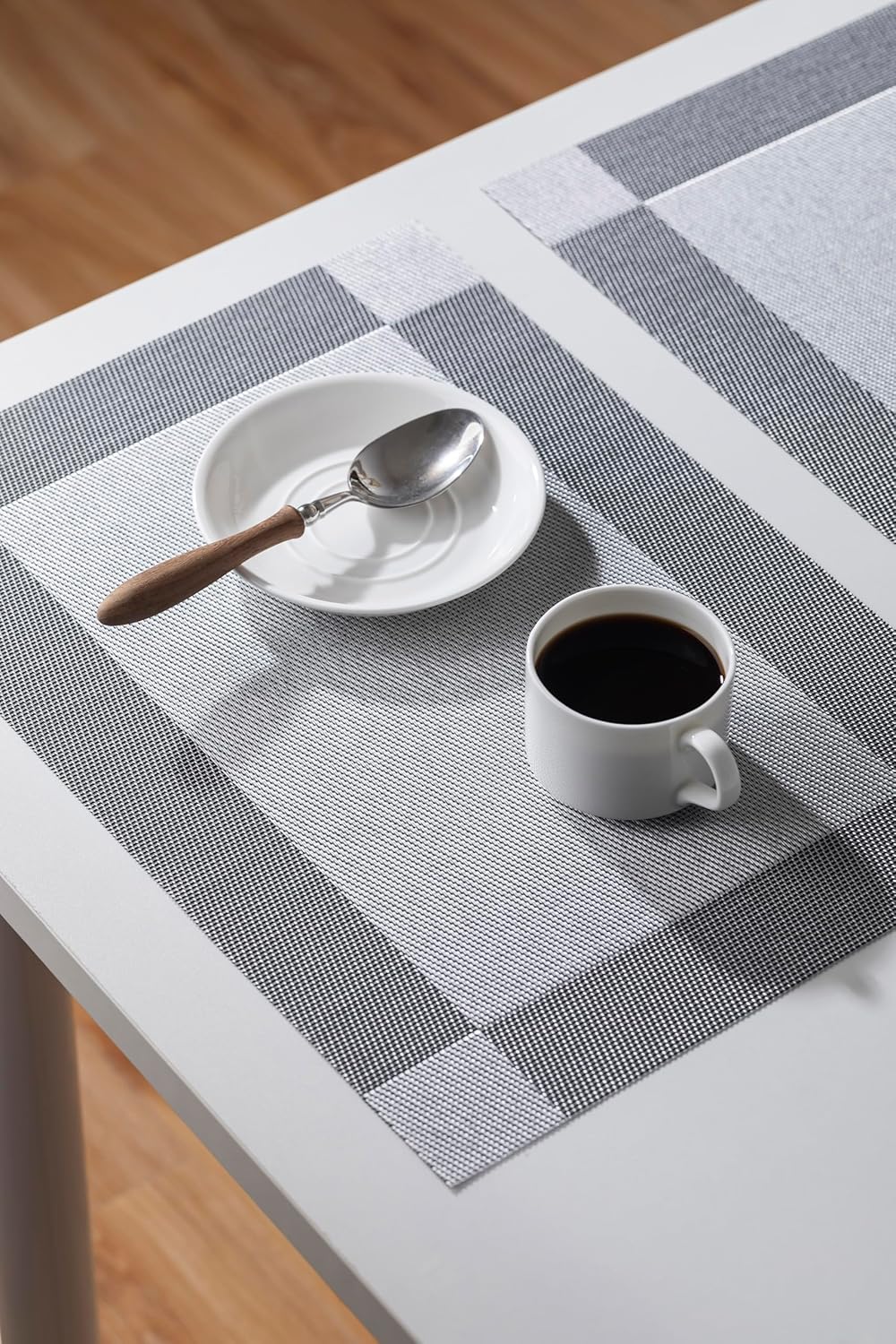 LEXMORE Placemats Set of 8 Vinyl/Plastic Woven Place Mats for Kitchen Table Indoor/Outdoor Washable Placemat Wipeable Dining Table Mats(Silver Cube)