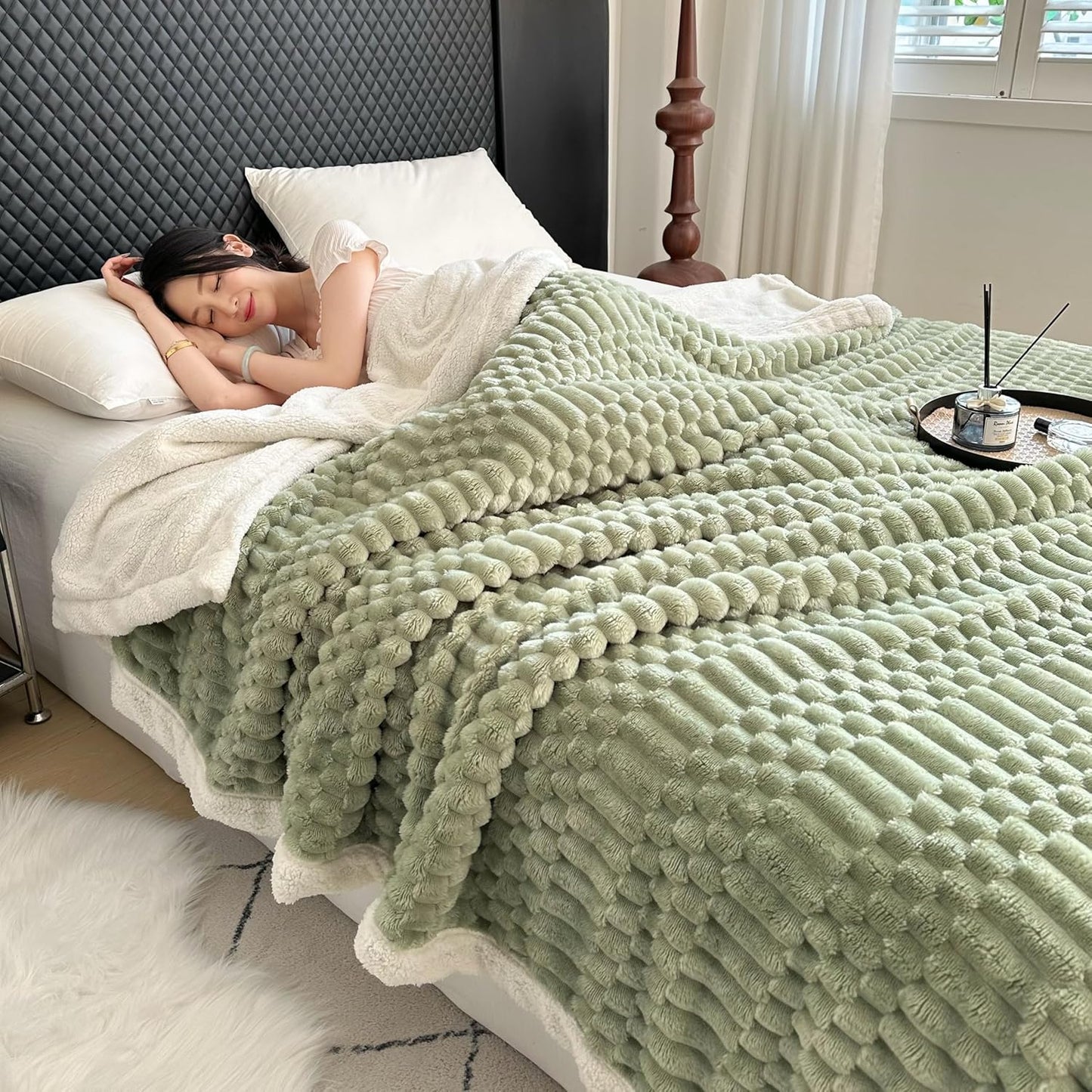 UKELER Sherpa Bed Blanket 80 × 90 inch, Ultra Soft Queen Size Throw Blanket for All Season, 470 GSM Cozy Plush Striped Fleece Blankets for Bedroom Living Room Dorm Hostel Sofa Camping, Green