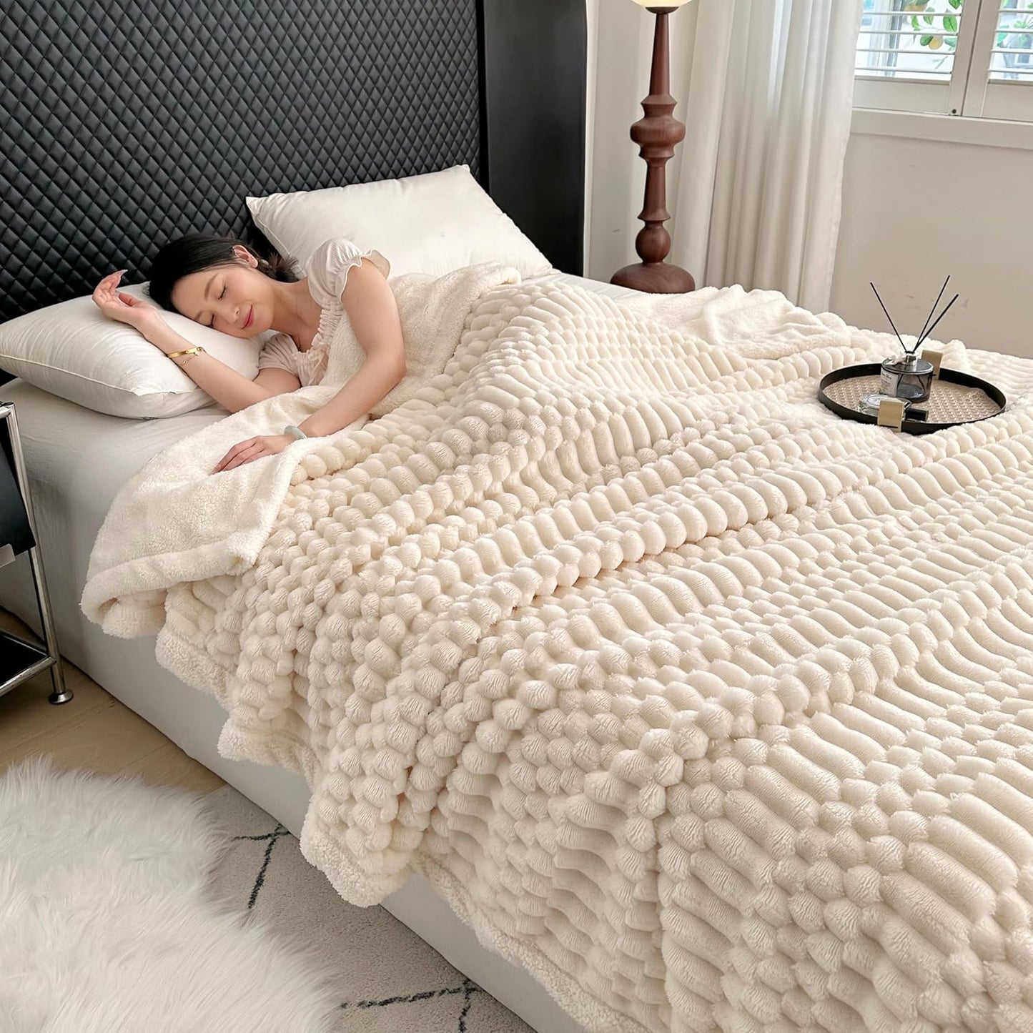 UKELER Off White Sherpa Throw Blankets 60 × 80 inch, 470 GSM Striped Sherpa Fleece Blanket for All Season, Warm and Cozy Blanket for Couch Sofa Bed Office Camping