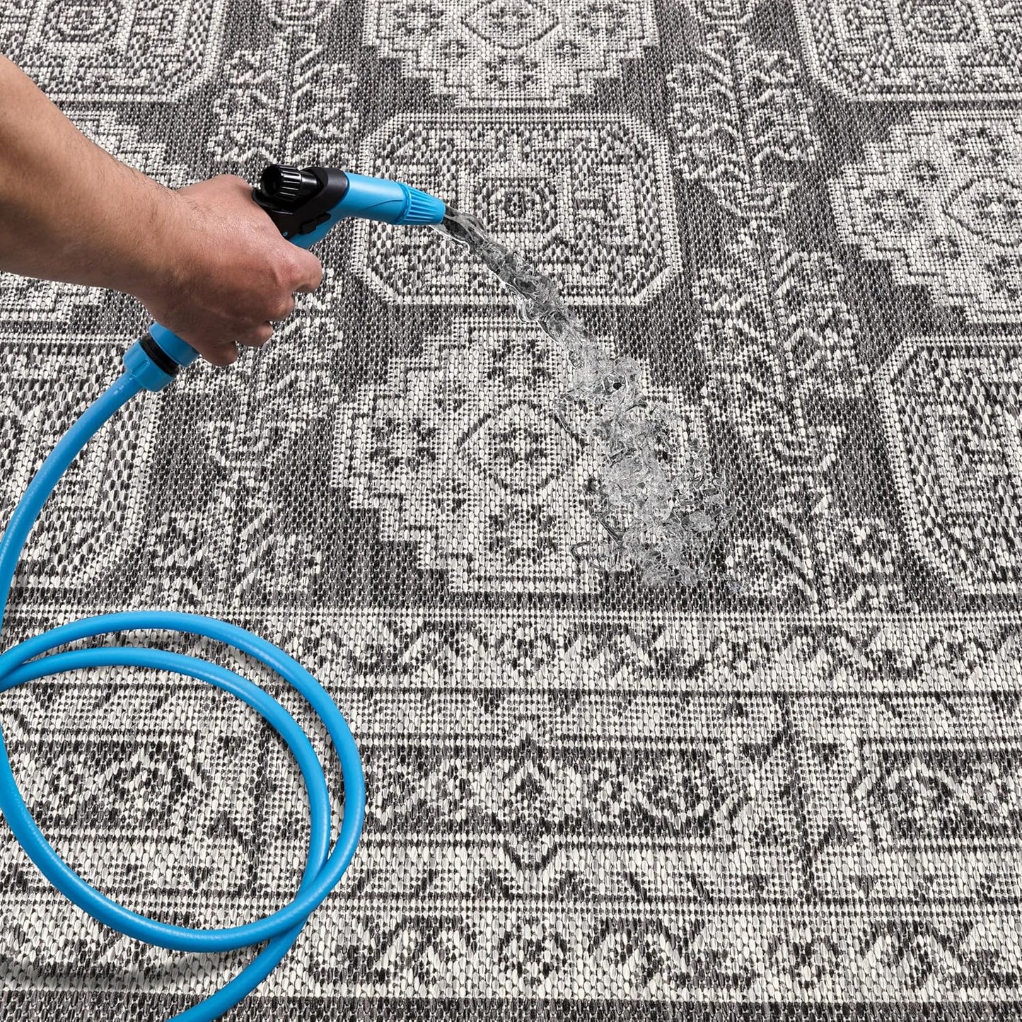 Keen Home Design Terrace Outdoor Round Rug - 5ft Round Washable Indoor/Outdoor Rug for Patio, Kitchen, Balcony, Beach, Garden, Deck and Porch, Size: 5'3" Round